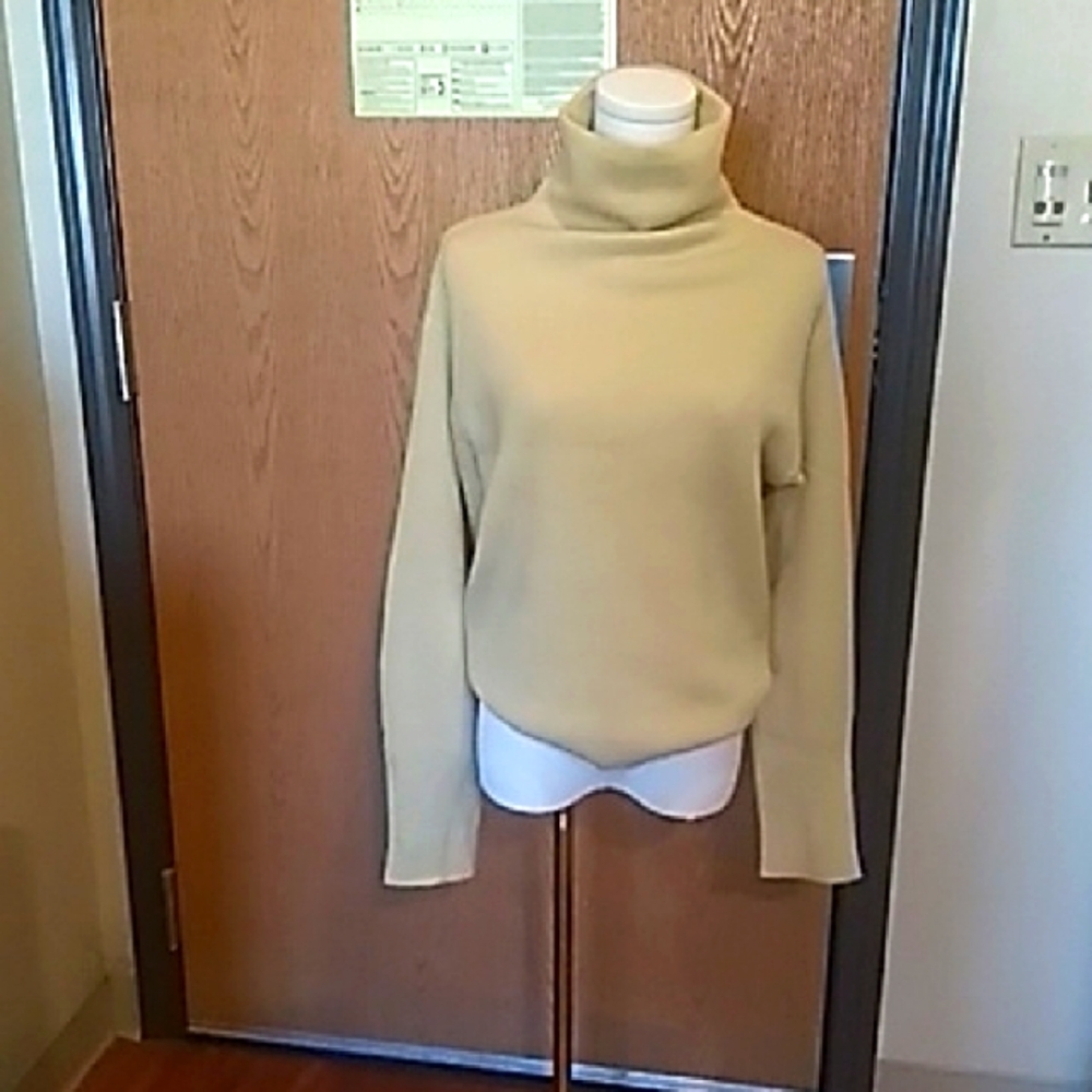 VINCE FUNNEL NECK CASHMERE SWEATER